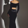 Adele Velvet Off-Shoulder Ruched Crop Top i Jet Black