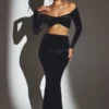 Adele Velvet Off-Shoulder Ruched Crop Top i Jet Black
