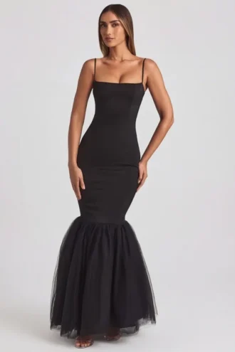Adelpha Tulle Hem Fishtail Gown i svart