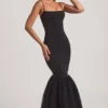 Adelpha Tulle Hem Fishtail Gown i svart