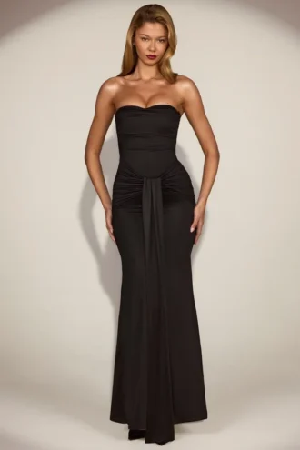 Aisra Satin Peekaboo Bandeau Draped Gown i svart