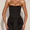Aisra Satin Peekaboo Bandeau Draped Gown i svart