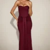 Aisra Satin Peekaboo Bandeau Draped Gown i vinrött