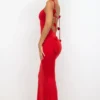 Aldona Slinky Jersey Rose Detail Evening Gown i scharlakansrött