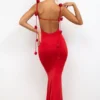 Aldona Slinky Jersey Rose Detail Evening Gown i scharlakansrött