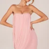Alessandra bandeau-draperad miniklänning i blushrosa