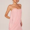 Alessandra bandeau-draperad miniklänning i blushrosa