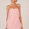 Alessandra bandeau-draperad miniklänning i blushrosa