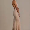 Ameline Premium Embellished Plunge-Neck Open-Back Gown i beige guld