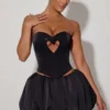Amora Embellished Heart Cut-Out Strapless Corset Top i svart