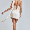 Anastasia draperad halterneck-miniklänning i satin i färgen Ivory