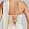 Anastasia draperad halterneck-miniklänning i satin i färgen Ivory