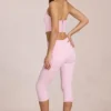 Anessa midjehög caprijeans i blommig rosa