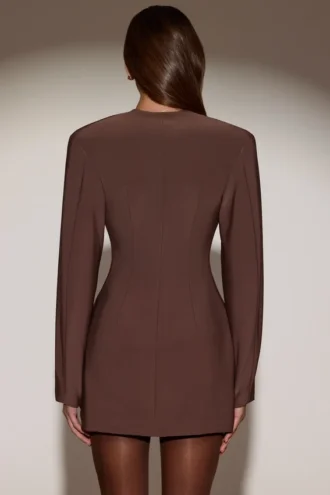 Azelie miniklänning med enkelknäppt blazer i chokladbrunt