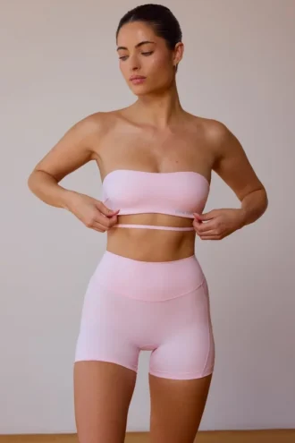 Bandeau-bh med korsade ryggband i mjukt rosa