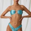 Bandeau-bikinitopp med detaljer i sötvattenspärlor i turkos