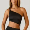 Brisa asymmetrisk crop top med rynkad detalj i svart