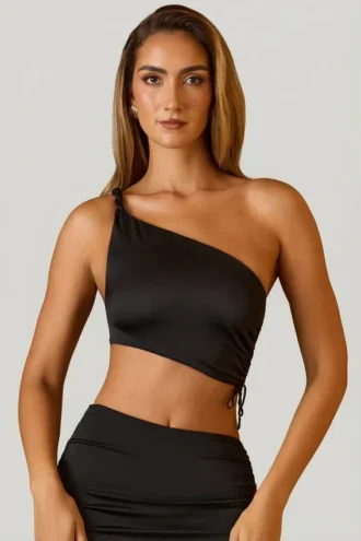 Brisa asymmetrisk crop top med rynkad detalj i svart