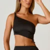 Brisa asymmetrisk crop top med rynkad detalj i svart