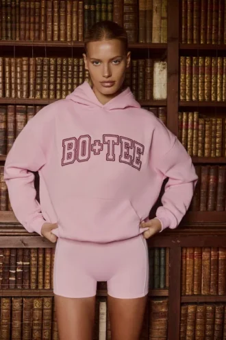 Broderad oversized-hoodie i puderrosa