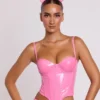 Cassandra vinylkorsett-crop-top med bygel i rosa
