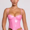 Cassandra vinylkorsett-crop-top med bygel i rosa