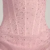 Connie halvgenomskinlig, dekorerad, draperad korsettklänning i rosa