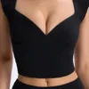 Cora Modal Ruched Cap-Sleeve Top i svart