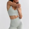 Define Luxe högmidjade biker shorts i Fog
