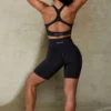 Define Luxe högmidjade biker shorts i svart