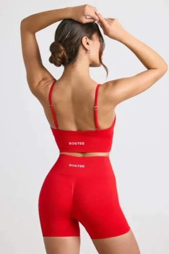 Define Luxe högmidjade minishorts i rött