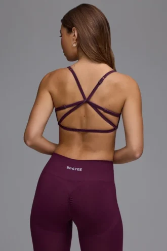 Define Luxe Multiway-sport-BH med öppen rygg i färgen Grape