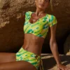 Delos Booty badshorts i grönt mönster