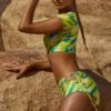 Delos Booty badshorts i grönt mönster