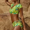Delos Booty badshorts i grönt mönster