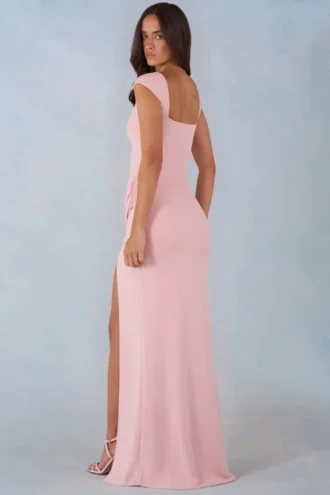 Elva Modal maxiklänning med hjärtformad halsringning och draperad midja i blushrosa