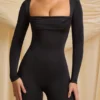 Elvina Petite jumpsuit i slinky jersey med cowl-neck i svart