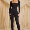 Elvina Petite jumpsuit i slinky jersey med cowl-neck i svart