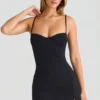 Emmy Modal Sweetheart-Neck A-Line Miniklänning i svart