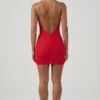 Femi rynkad rygglös bodycon-miniklänning i rött