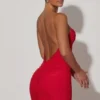 Femi rynkad rygglös bodycon-miniklänning i rött