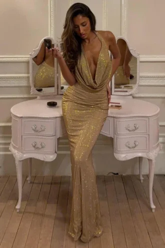 Feyre Embellished Cowl-Neck Backless Gown i guld