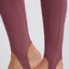 Foldover Mid-Rise Stirrup Leggings i Acai