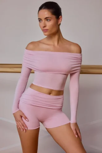 Genomskinlig off-shoulder-top med långa ärmar i mjukrosa
