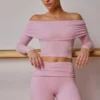 Genomskinlig off-shoulder-top med långa ärmar i mjukrosa