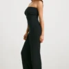 Grovstickad bandeau-jumpsuit med utsvängda ben i svart