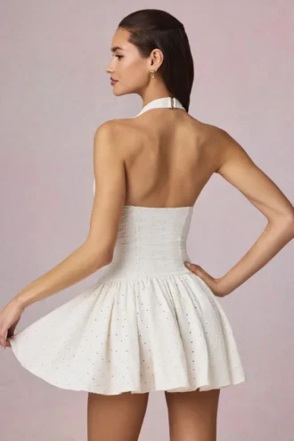 Haddie Modal Broderie Anglaise halterneck-miniklänning i vitt