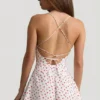 Helaia rynkad rygglös Playsuit i körsbärsmönster