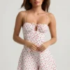 Helaia rynkad rygglös Playsuit i körsbärsmönster