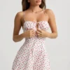 Helaia rynkad rygglös Playsuit i körsbärsmönster